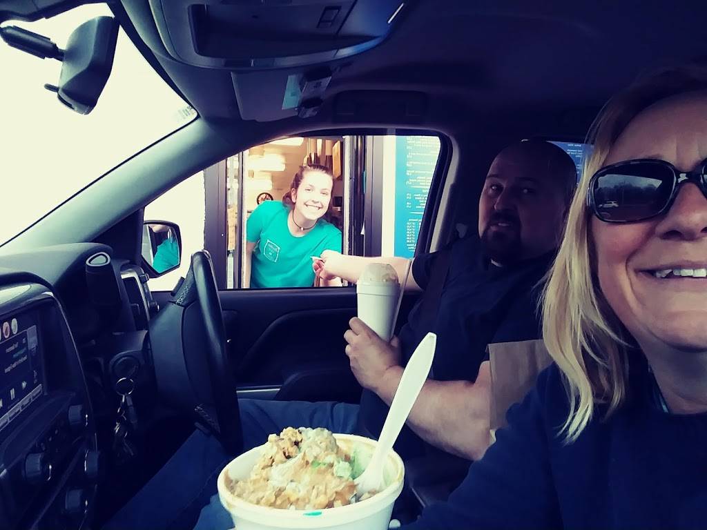 Sweetsies Eats & Treats | restaurant | 14911 National Pike, Clear Spring, MD 21722, USA | 3015821166 OR +1 301-582-1166