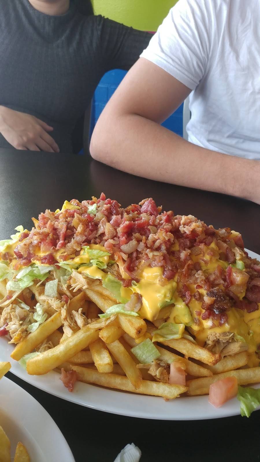 La Brasa Grill & Restaurant | restaurant | 133 Hanover St, Meriden, CT 06451, USA | 2032356333 OR +1 203-235-6333