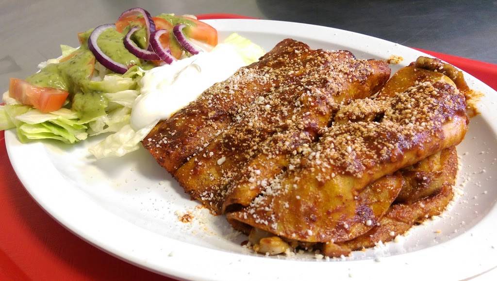 Don Panchos Mexican Food | restaurant | 690 CA-75, Imperial Beach, CA 91932, USA | 6194297034 OR +1 619-429-7034