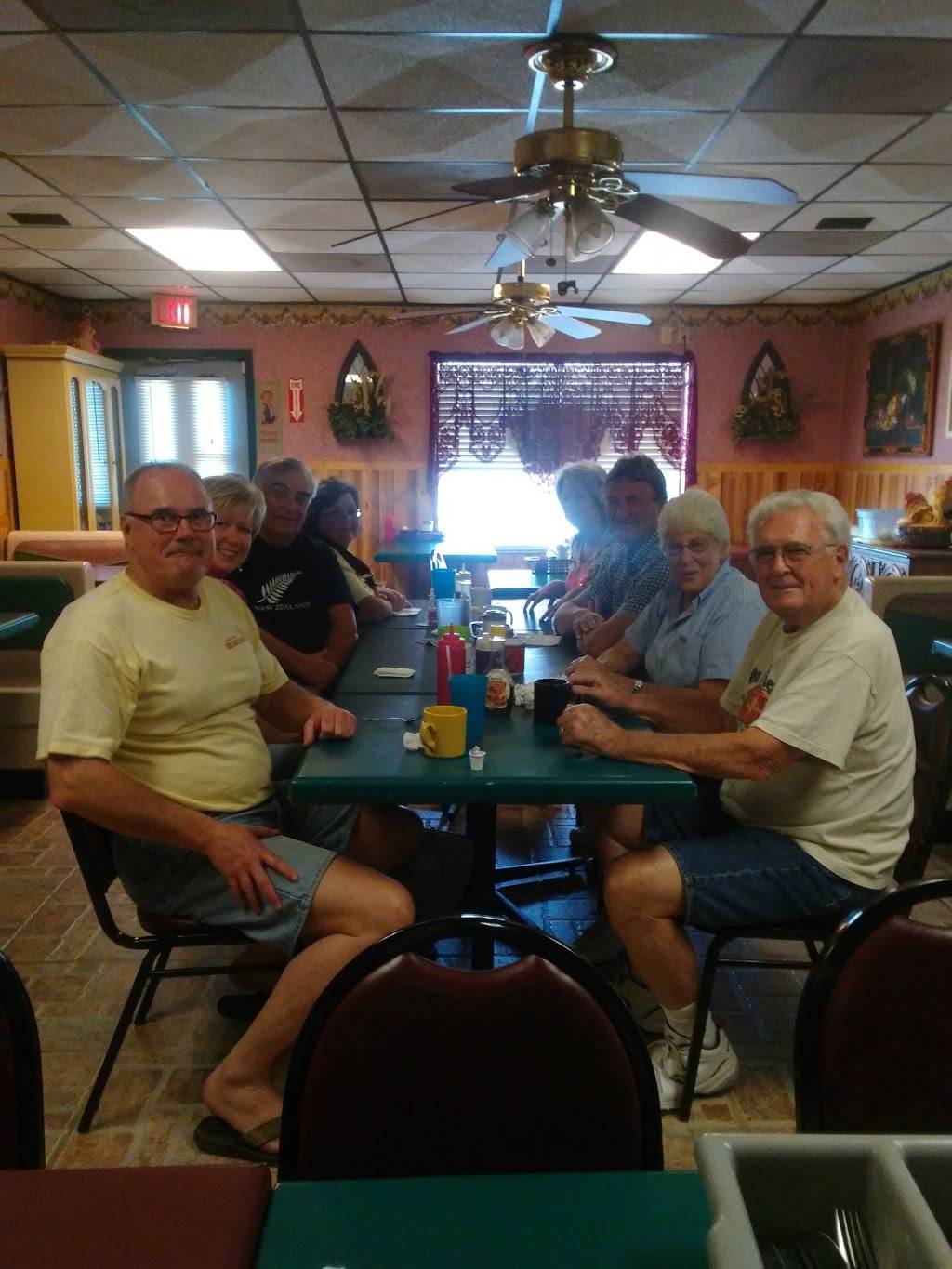 Lil Bit Kuntry | restaurant | 4999 71st Ave N, Pinellas Park, FL 33781, USA | 7275265544 OR +1 727-526-5544