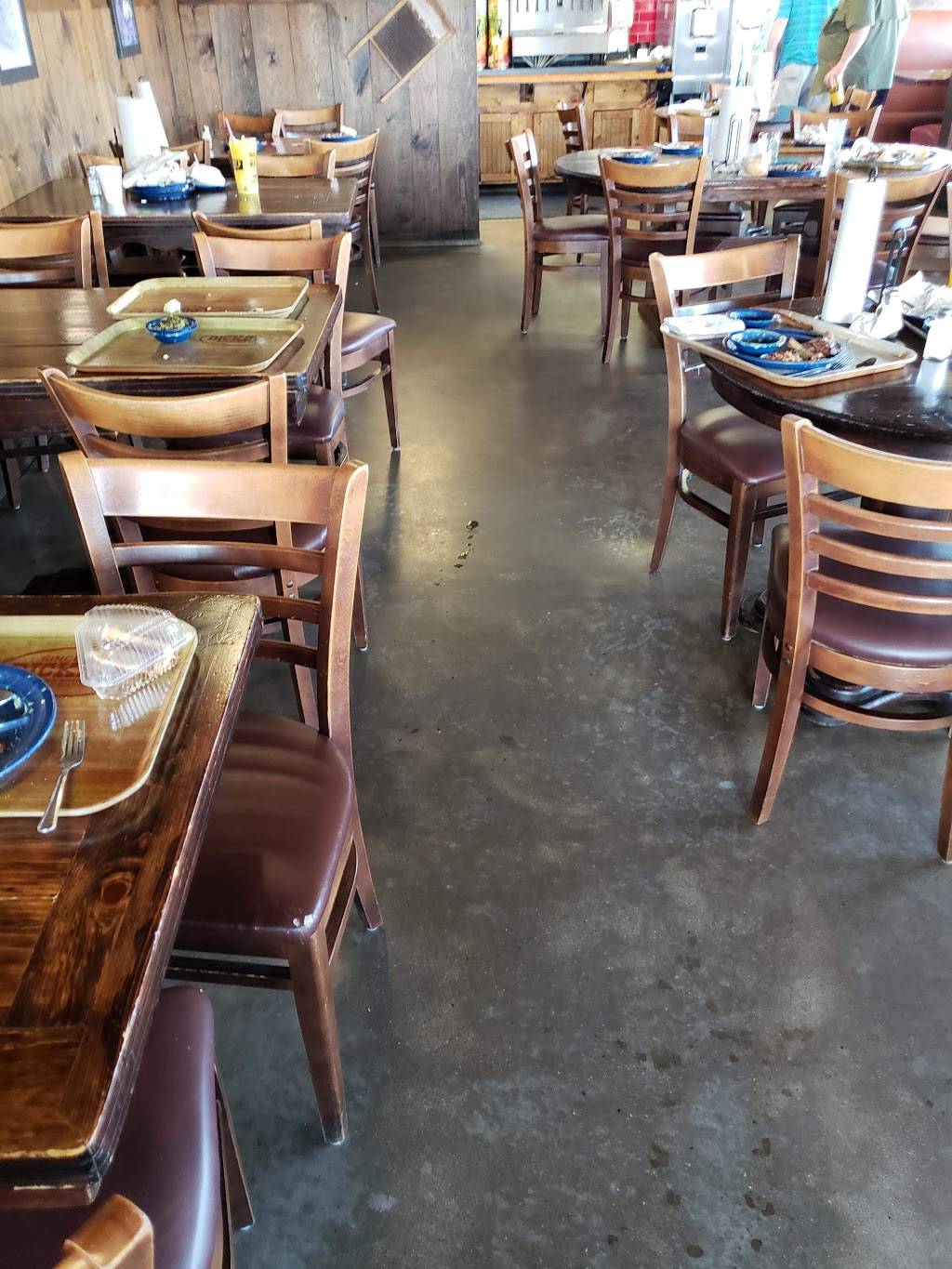 Dickeys Barbecue Pit | restaurant | 3721 N Interstate 35, Denton, TX 76210, USA | 9405665290 OR +1 940-566-5290