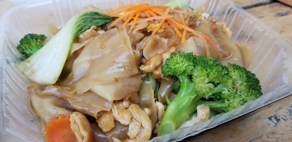 Long Do Thai Food Cart | restaurant | 6550 N Interstate Ave, Portland, OR 97217, USA | 7023275919 OR +1 702-327-5919