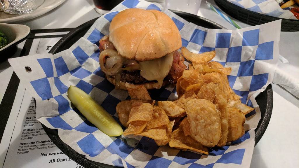 Fairplain Yacht Club | restaurant | 3869 Cedar Lakes Dr, Ripley, WV 25271, USA | 3043728918 OR +1 304-372-8918