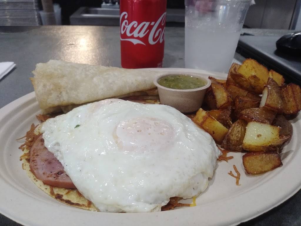 Royal Rooster SD | restaurant | 1717 Quivira Rd, San Diego, CA 92109, USA | 6195429295 OR +1 619-542-9295