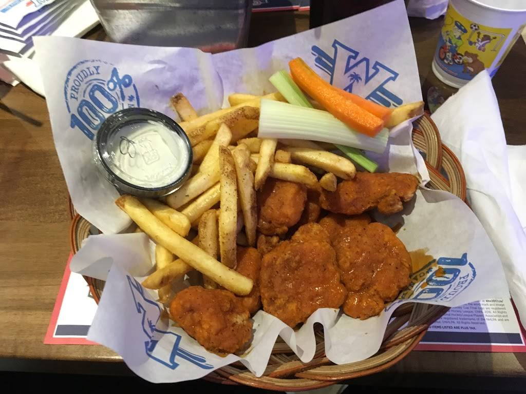 Wild Wing | restaurant | 9580 Yonge St #11, Richmond Hill, ON L4C 1V6, Canada | 9052376940 OR +1 905-237-6940