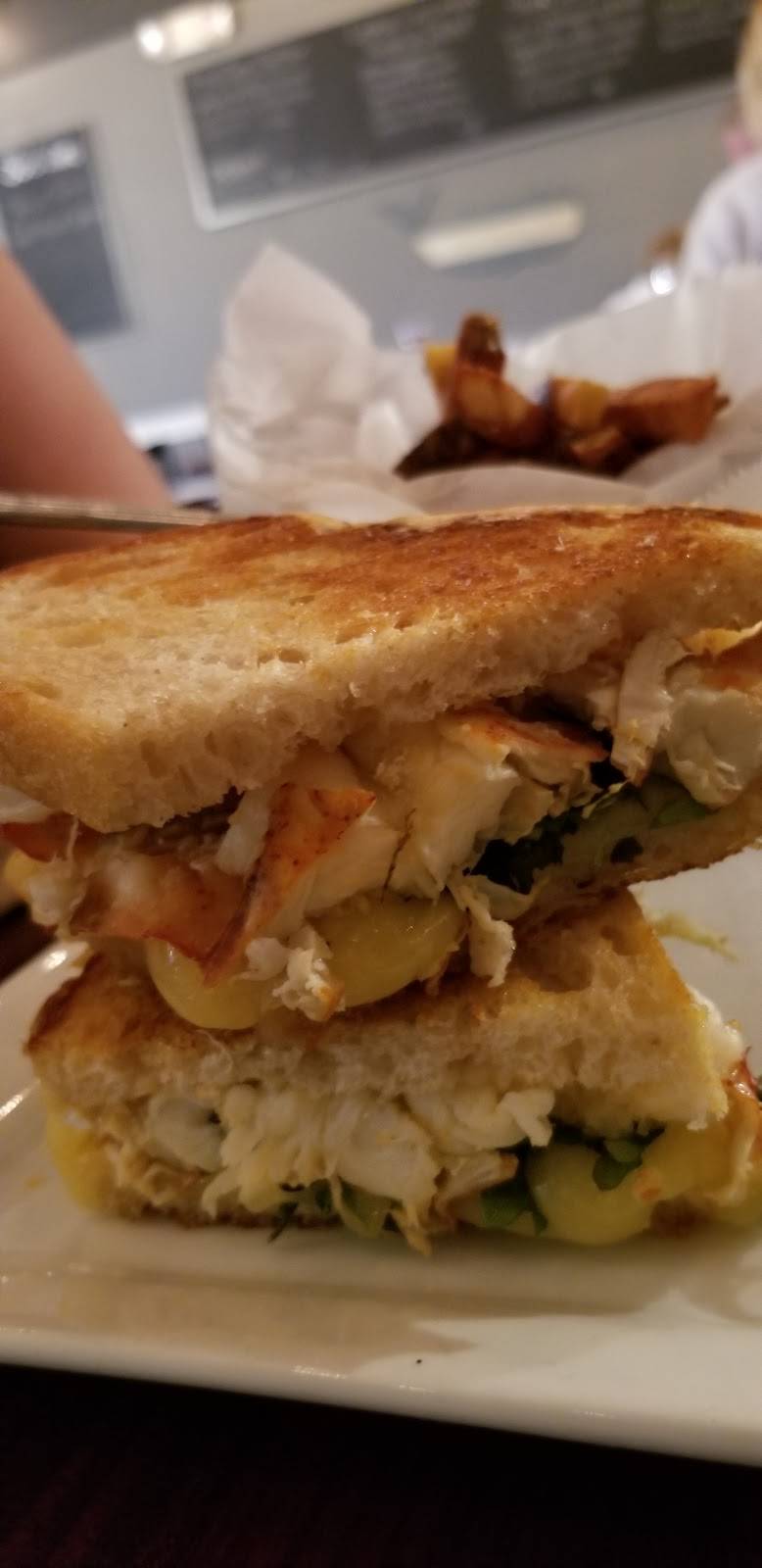 Thirsty Gull | restaurant | 9 East Ave Unit F, Westerly, RI 02891, USA | 4015961936 OR +1 401-596-1936