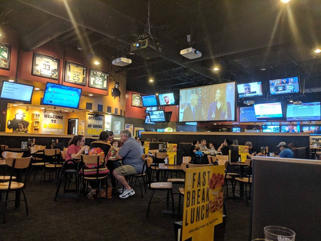 Buffalo Wild Wings | meal takeaway | 121 Robert Smalls Pkwy, Beaufort, SC 29906, USA | 8435250142 OR +1 843-525-0142