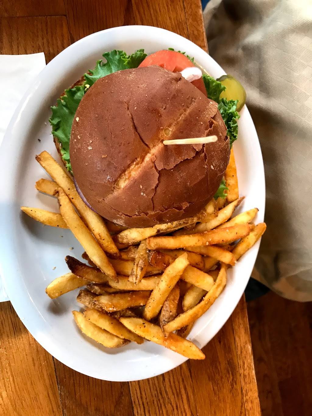 Topside Bar & Grill | restaurant | 215 Wilkes St, Steilacoom, WA 98388, USA | 2532123690 OR +1 253-212-3690