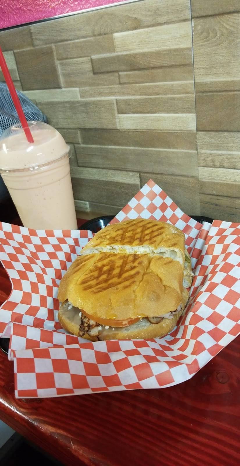 La Casita Chilanga | restaurant | 2928 Middlefield Rd, Redwood City, CA 94063, USA | 6505680351 OR +1 650-568-0351