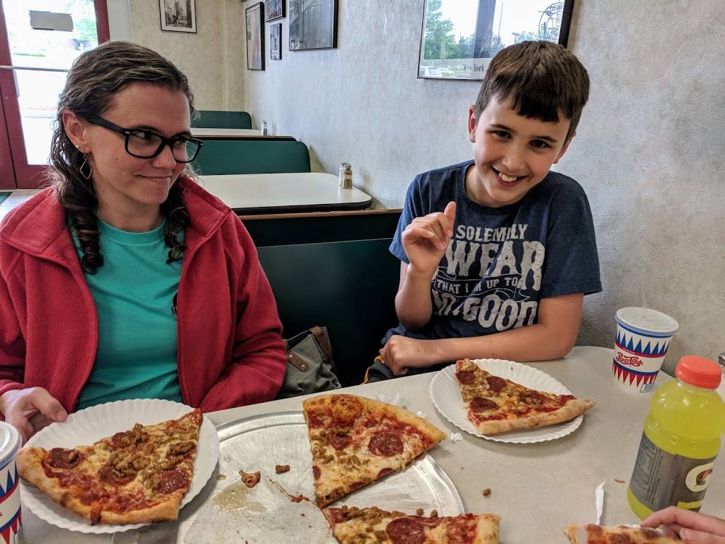 Flying Pizza | restaurant | 9563 Fields Ertel Rd, Loveland, OH 45140, USA | 5136838448 OR +1 513-683-8448