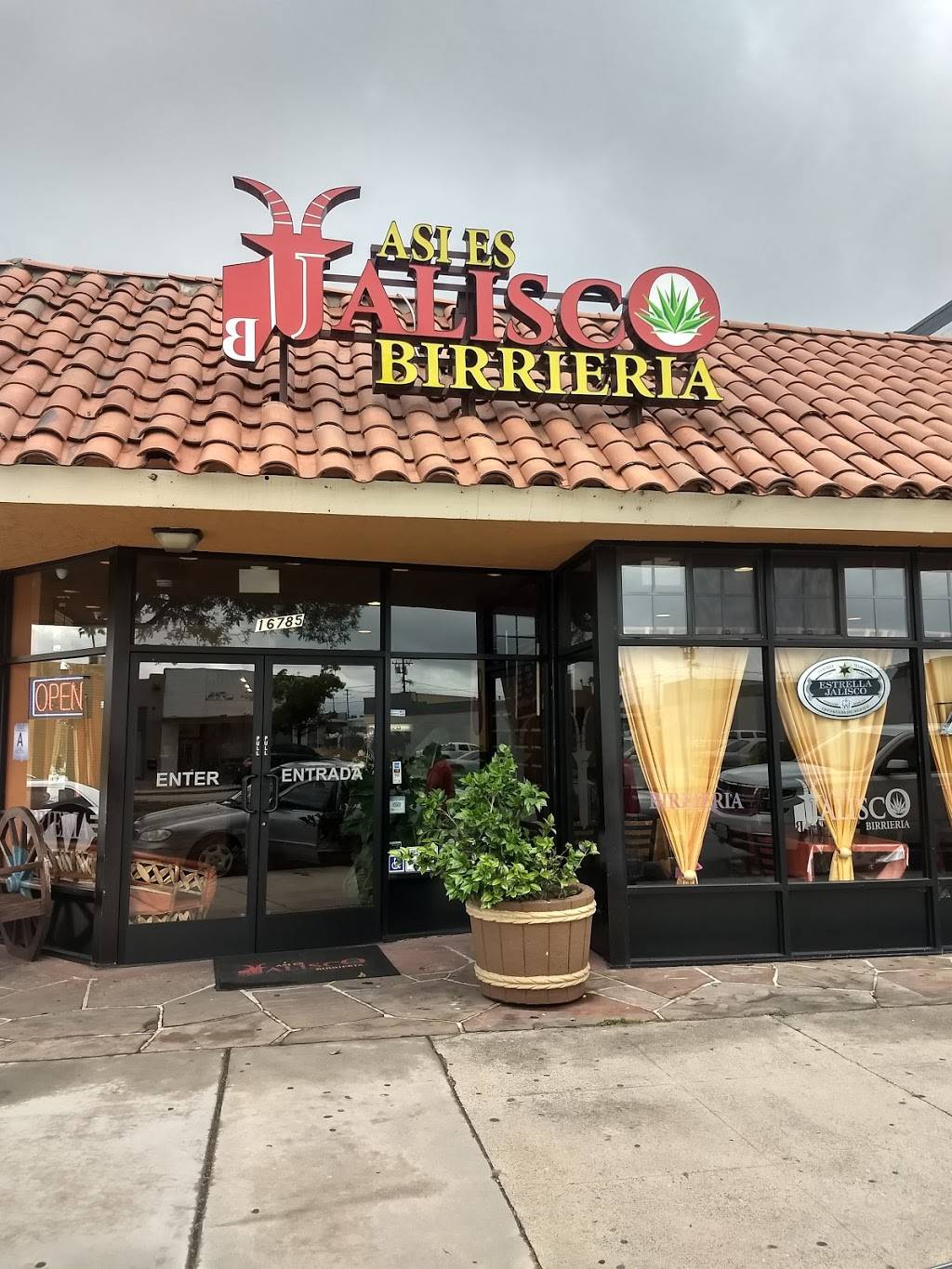 Asi es Jalisco Birrieria | restaurant | 16785 Arrow Blvd, Fontana, CA 92335, USA | 9094917091 OR +1 909-491-7091
