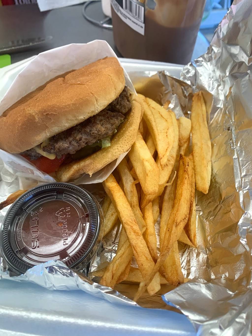 Lil Broncs Burger, Beans, & More | restaurant | Wills Point, TX 75169, USA | 9035600300 OR +1 903-560-0300