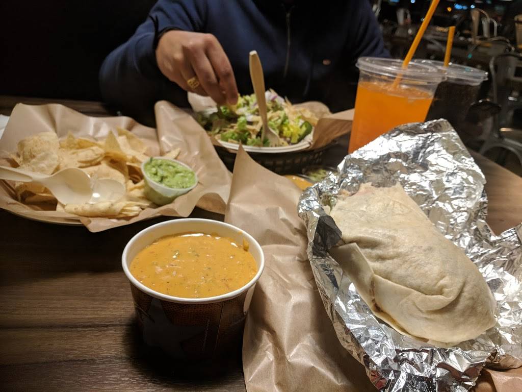 QDOBA Mexican Eats | restaurant | 5075 S 76th St Unit A, Greenfield, WI 53220, USA | 4144313900 OR +1 414-431-3900