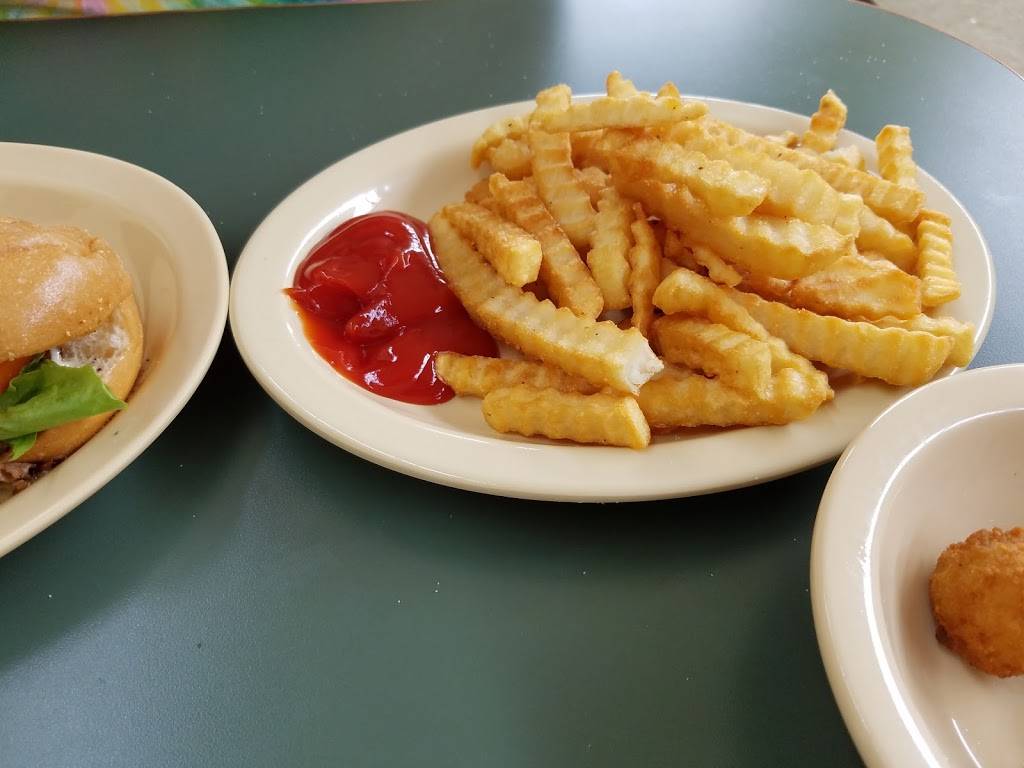 Coal Bucket Deli | restaurant | 100 Tazewell Mall Cir # 16, Tazewell, VA 24651, USA | 2769889111 OR +1 276-988-9111