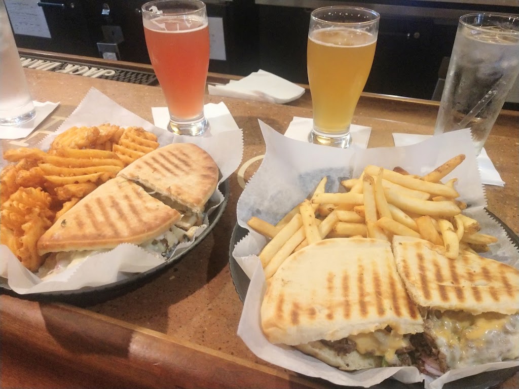 Eaton Pub & Grille & Charlotte Brewing Co. | restaurant | 214 S Cochran Ave, Charlotte, MI 48813, USA | 5175438882 OR +1 517-543-8882