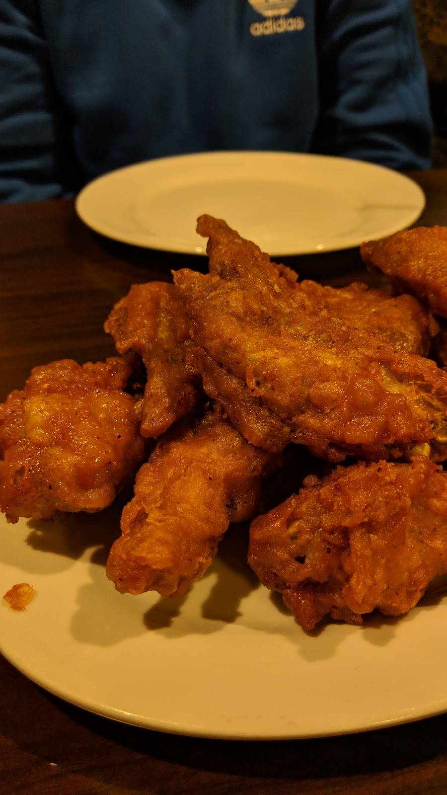 Benab Family Restaurant | restaurant | 3085 Hurontario St, Mississauga, ON L5A 4E4, Canada | 9052818499 OR +1 905-281-8499