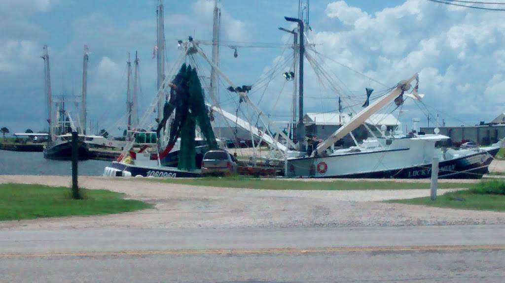 KVs Kitchen | restaurant | 1410 Main St, Palacios, TX 77465, USA | 3619723519 OR +1 361-972-3519