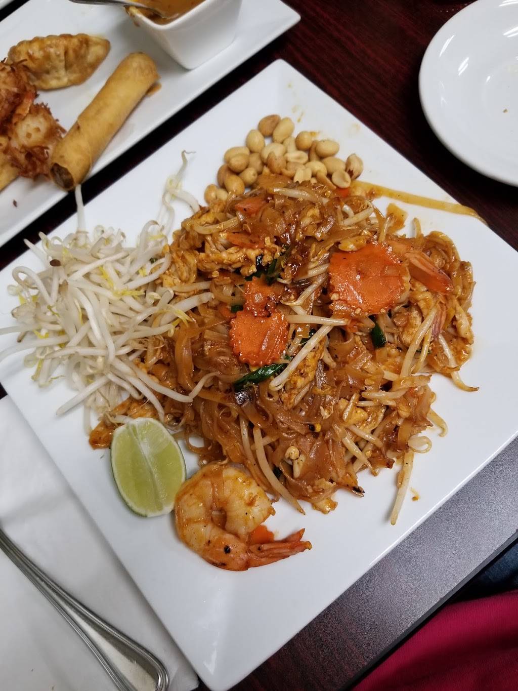 Nois Thai Kitchen | restaurant | 524-526 Milton Way, St Helens, OR 97051, USA | 9712224817 OR +1 971-222-4817