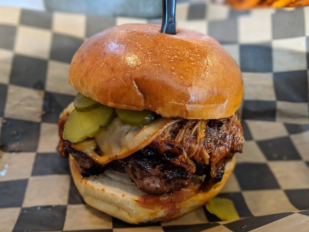 Vibes Gourmet Burgers | restaurant | 25 S Main St, Concord, NH 03301, USA | 6038568671 OR +1 603-856-8671