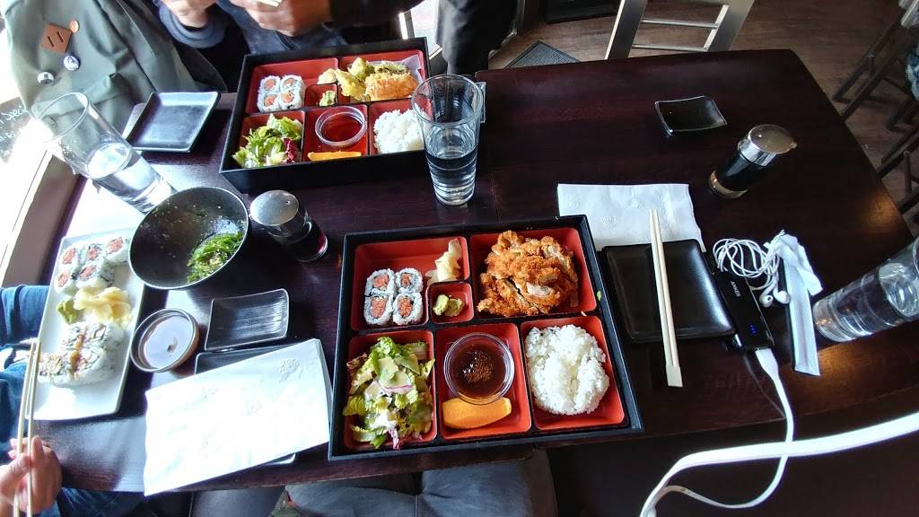 Naked Fish | restaurant | 2084 Chestnut St, San Francisco, CA 94123, USA | 4157711168 OR +1 415-771-1168