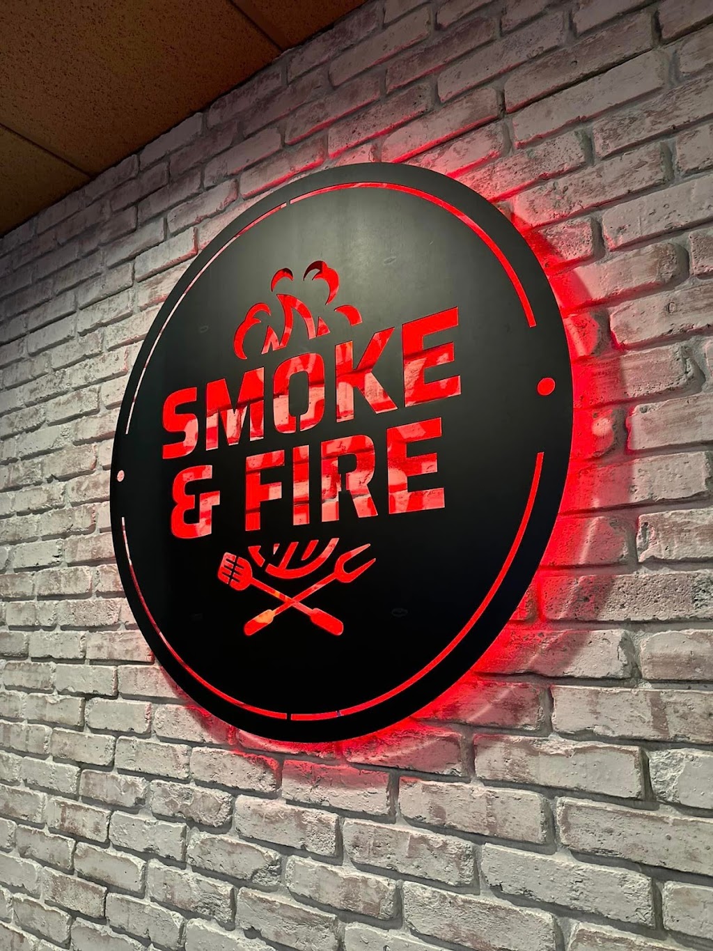 Smoke & Fire | restaurant | 825 1st St SE, New Prague, MN 56071, USA | 9527585522 OR +1 952-758-5522