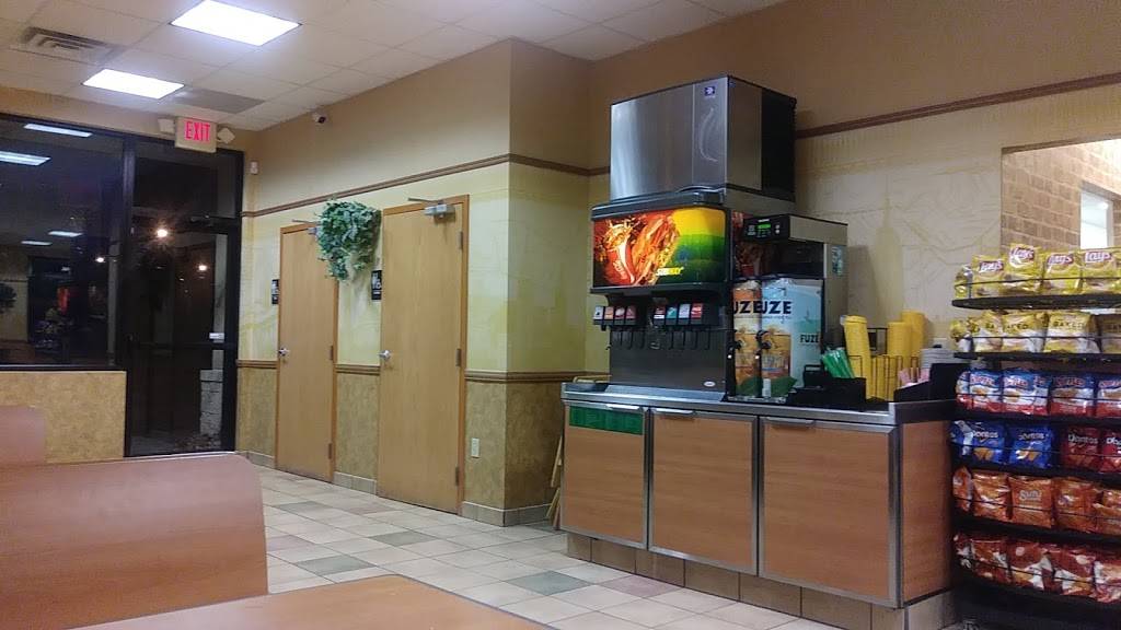 Subway | restaurant | 2068 E Market St, Akron, OH 44312, USA | 3307338728 OR +1 330-733-8728