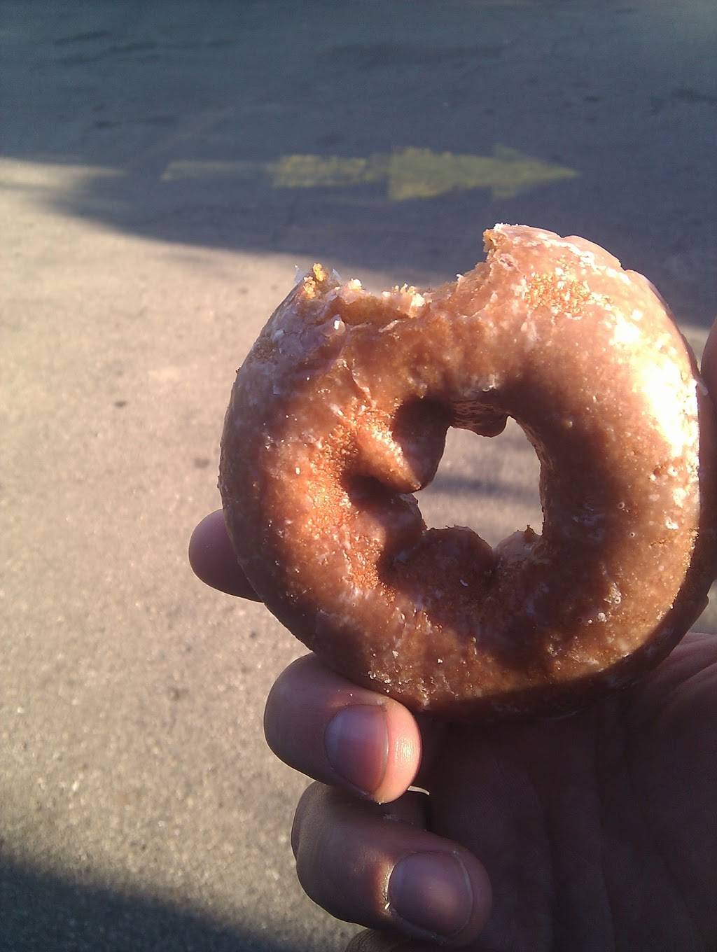 Dunkin | bakery | 11111 Telegraph Rd, Taylor, MI 48180, USA | 7342876650 OR +1 734-287-6650