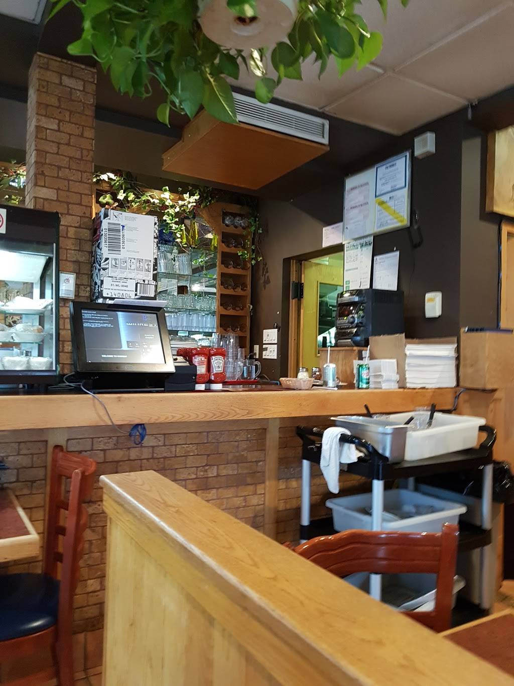 Pizzeria Quatre Saisons | restaurant | 440 Av St Charles, Vaudreuil-Dorion, QC J7V 2N1, Canada | 4504555545 OR +1 450-455-5545