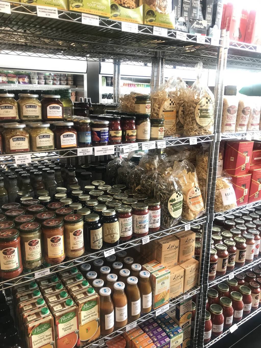 Winz Market | meal takeaway | 16 Laird St, Long Branch, NJ 07740, USA | 7324434478 OR +1 732-443-4478