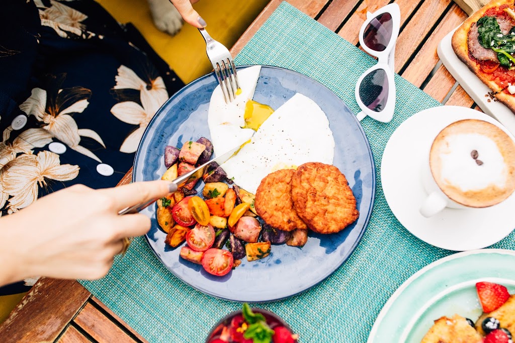 DECK Sixteen | restaurant | 1600 Collins Ave, Miami Beach, FL 33139, USA | 3056957400 OR +1 305-695-7400