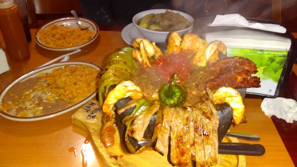 El Farolito Jr | restaurant | 1143, 1339 N East St, Anaheim, CA 92805, USA | 7145336032 OR +1 714-533-6032