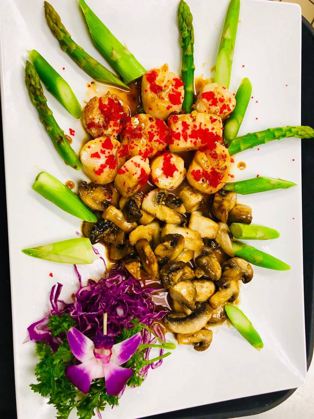 Fuki Asian Fusion & Sushi | restaurant | 2010 W 9th Ave, Oshkosh, WI 54904, USA | 9203854478 OR +1 920-385-4478