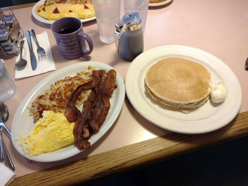 Sammys Restaurant | restaurant | 2021 Del Paso Blvd, Sacramento, CA 95815, USA | 9169256747 OR +1 916-925-6747