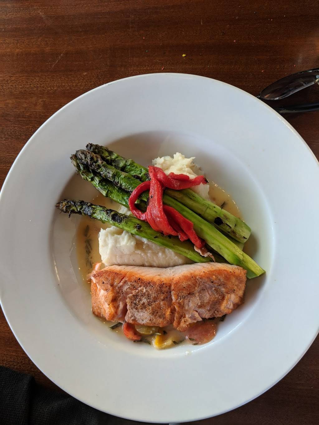 Fume | restaurant | 4050 Byway E, Napa, CA 94558, USA | 7072571999 OR +1 707-257-1999