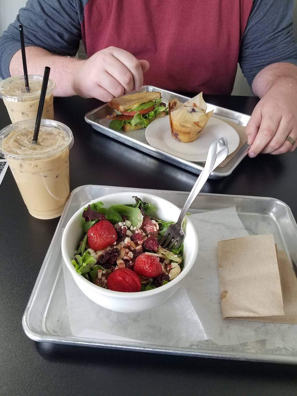 Crimson House Cafe | cafe | 304 N Jefferson St, Ossian, IN 46777, USA | 2606220167 OR +1 260-622-0167