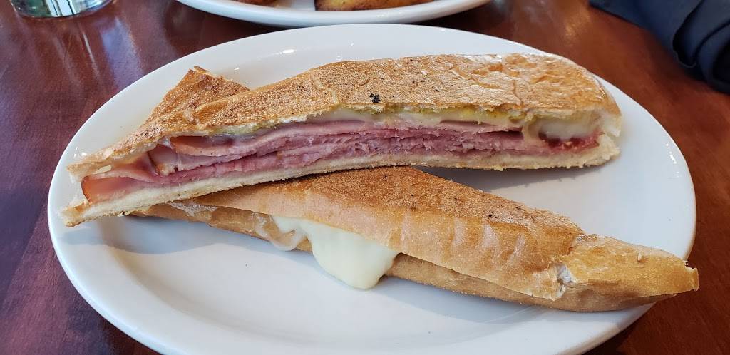 Cubanitas | restaurant | 7973 S Main St, Oak Creek, WI 53154, USA | 4145745260 OR +1 414-574-5260