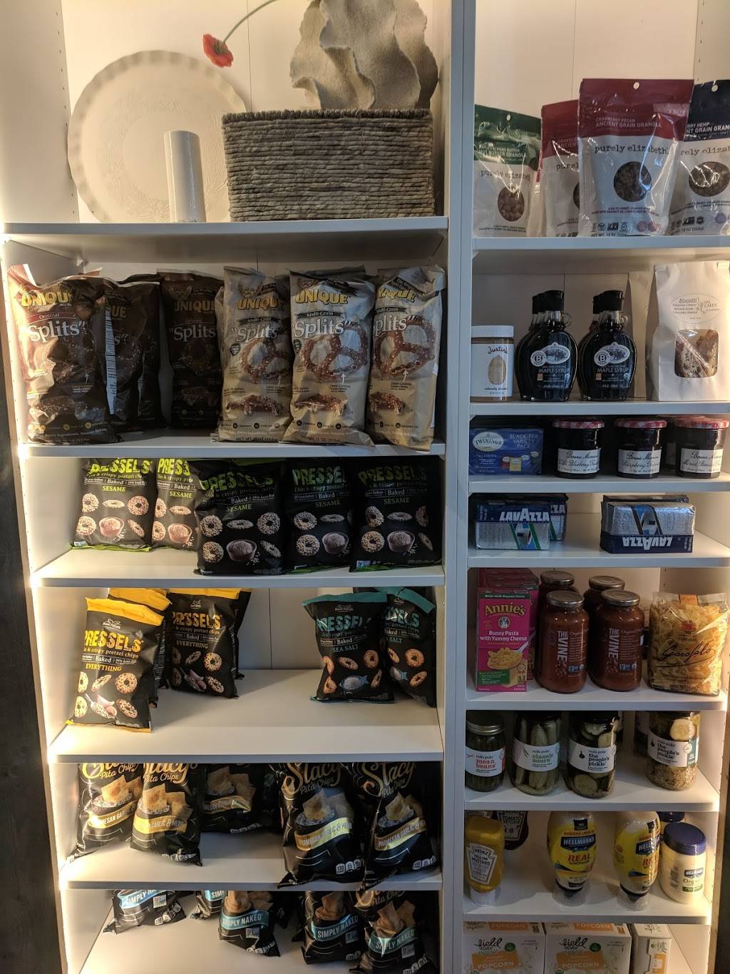 Black Sheep Mercantile | restaurant | 17 Airport Rd, Edgartown, MA 02539, USA | 5083387770 OR +1 508-338-7770