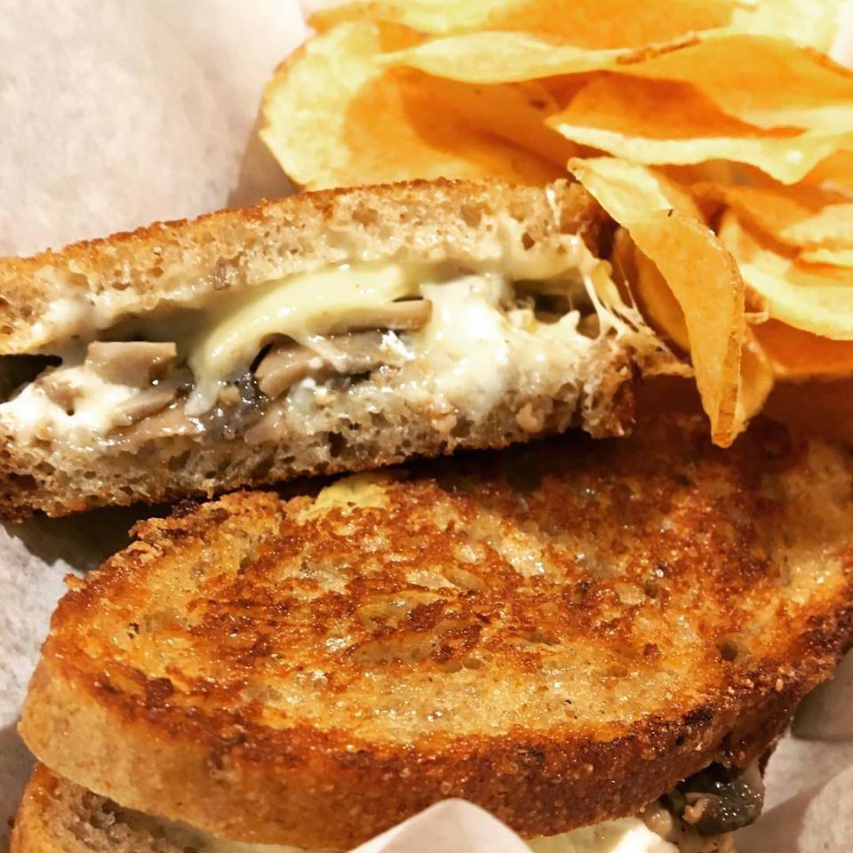 Amazin Melts | restaurant | 235 Main St, New Paltz, NY 12561, USA | 8454192808 OR +1 845-419-2808