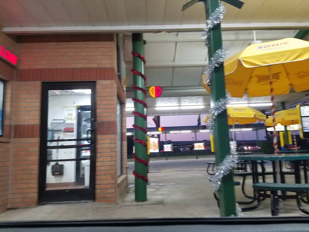 Sonic Drive-In | restaurant | 19764 Interstate 45 N, Spring, TX 77373, USA | 2813555405 OR +1 281-355-5405