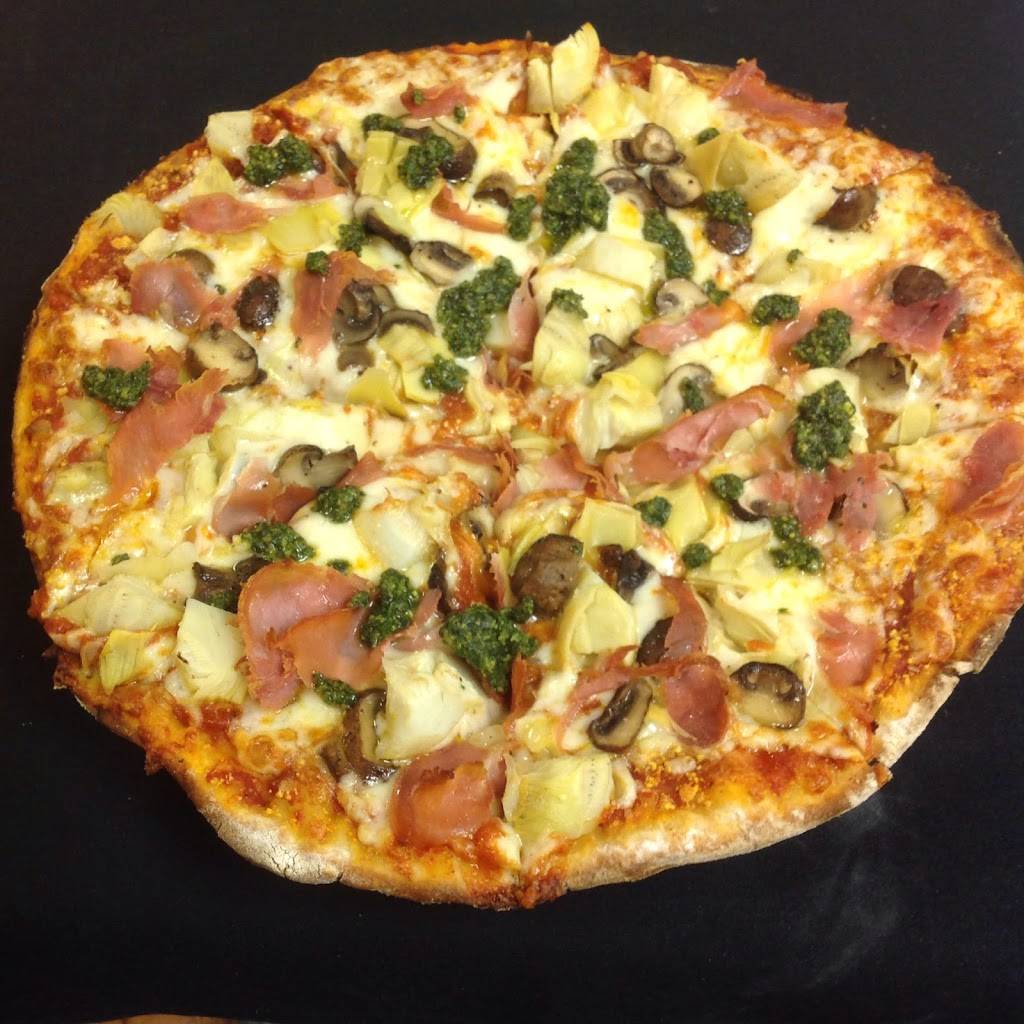 Pepperoncini Restaurant & Bar | restaurant | 72 Poplar St, Conshohocken, PA 19428, USA | 6109417783 OR +1 610-941-7783