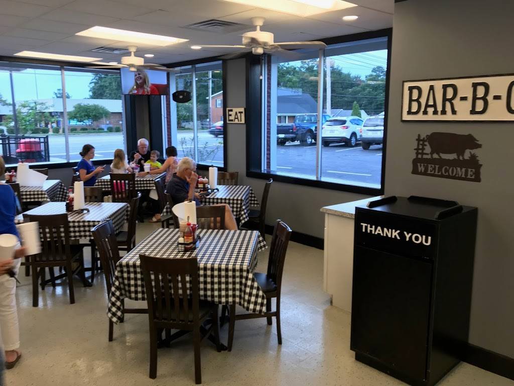Adams Roadside BBQ | restaurant | 728 N Brightleaf Blvd, Smithfield, NC 27577, USA | 9199388395 OR +1 919-938-8395