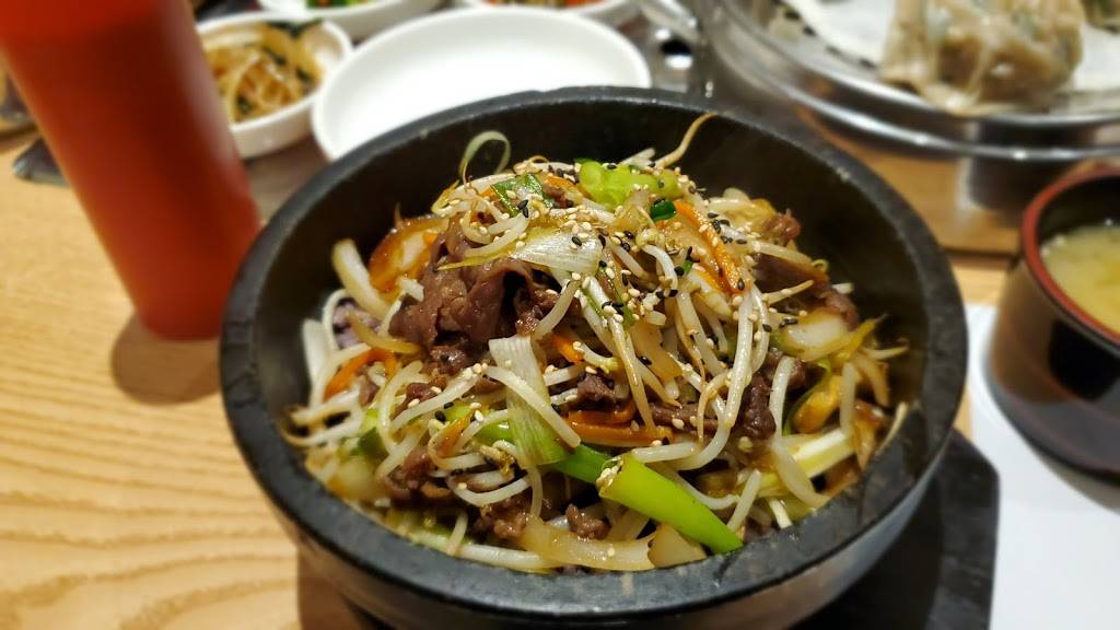 명동 참맛 칼국수 (Myoungdong Chammat Kalguksu) | restaurant | 1549 Steeles Ave E, North York, ON M2M 3Y7, Canada | 4167338811 OR +1 416-733-8811