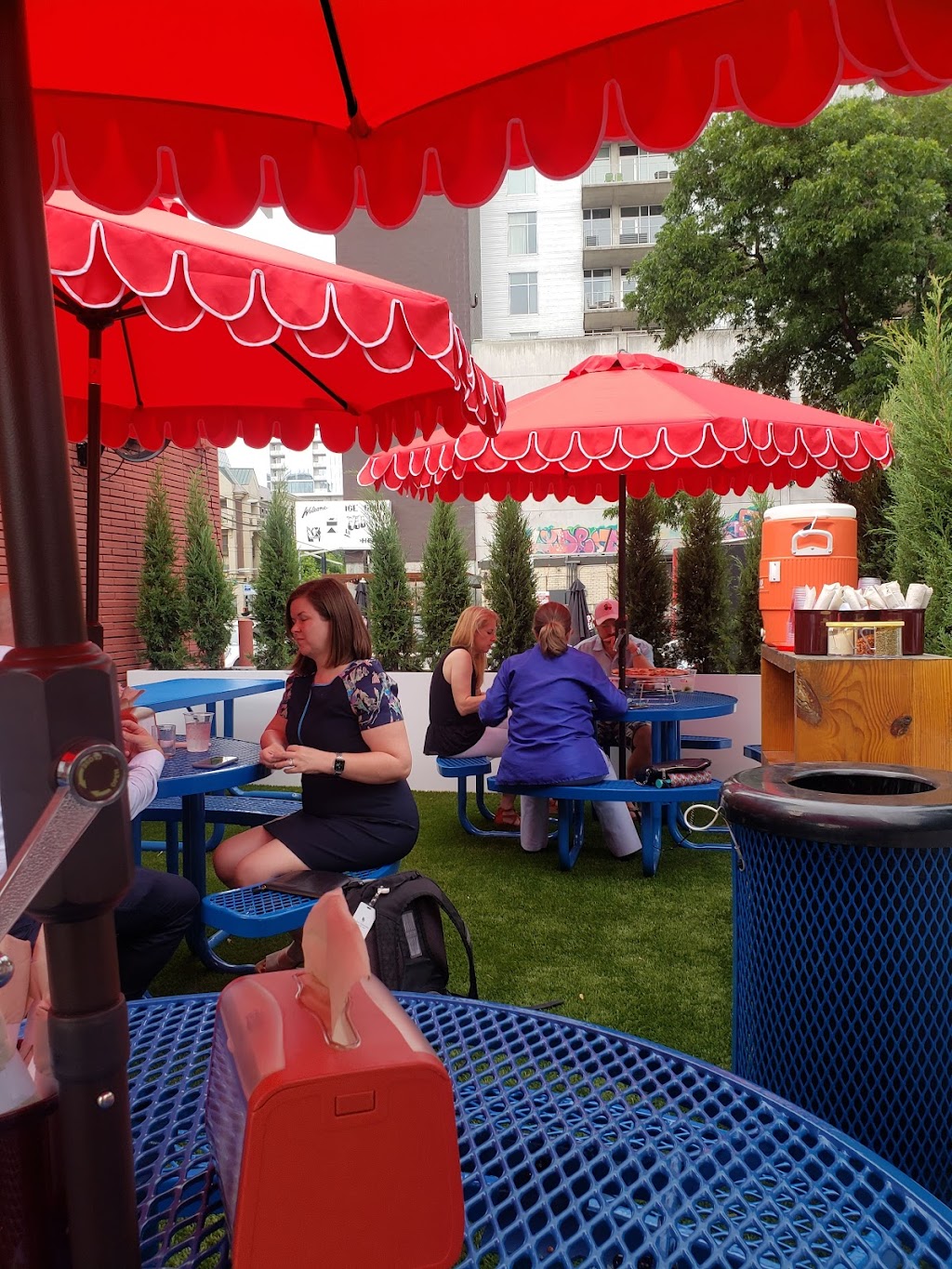 Favorite Pizza | restaurant | 801 W 6th St, Austin, TX 78703, USA | 5124784136 OR +1 512-478-4136