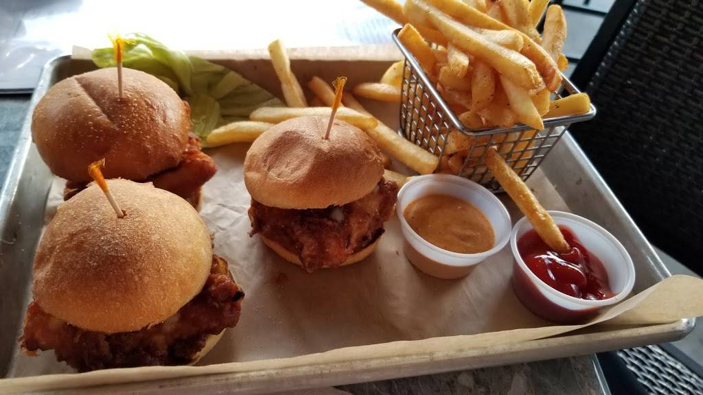 The Brass Tap | restaurant | 950 N Congress Ave, Boynton Beach, FL 33426, USA | 5614133782 OR +1 561-413-3782