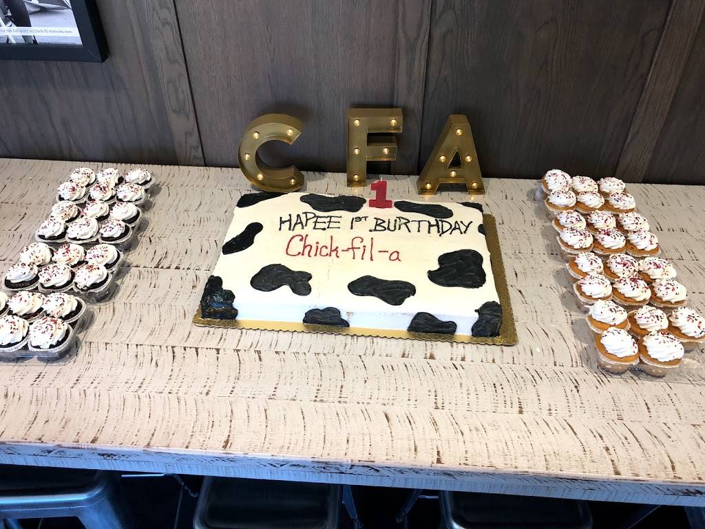 Chick-fil-A | restaurant | 1 N Moorland Rd, Brookfield, WI 53005, USA | 2627862443 OR +1 262-786-2443