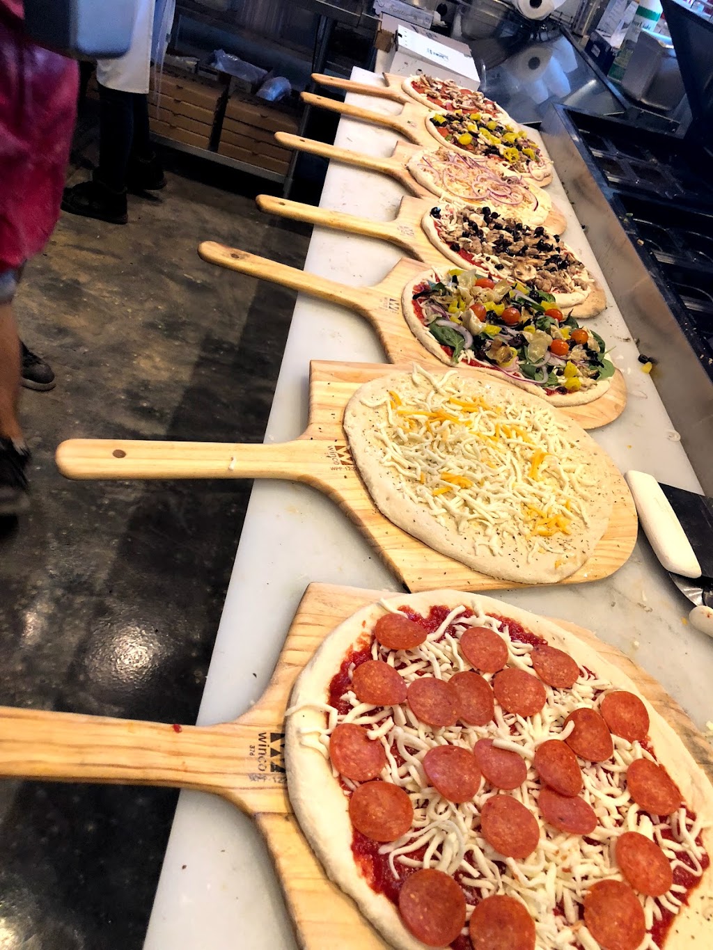 Floyd and Company Wood-Fired Pizza and Specialty Market | restaurant | 418 E Beale St, Kingman, AZ 86401, USA | 9287533626 OR +1 928-753-3626