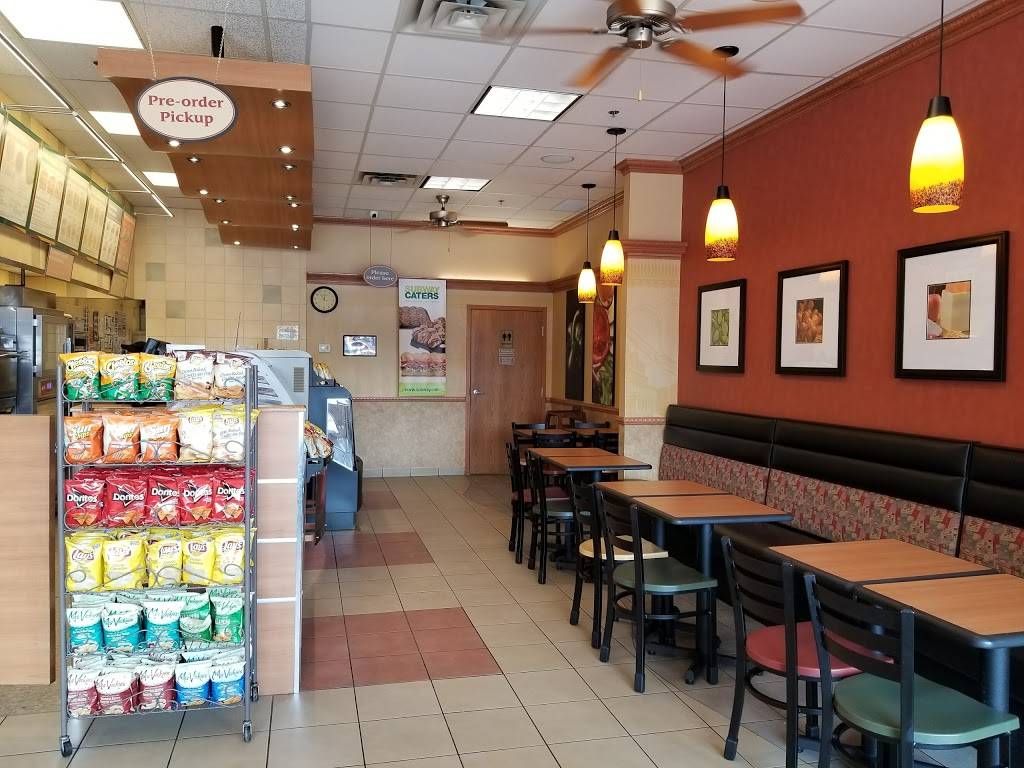 Subway | meal takeaway | 5636 Glen Erin Dr Unit 2A, Mississauga, ON L5M 6B1, Canada | 9058584789 OR +1 905-858-4789