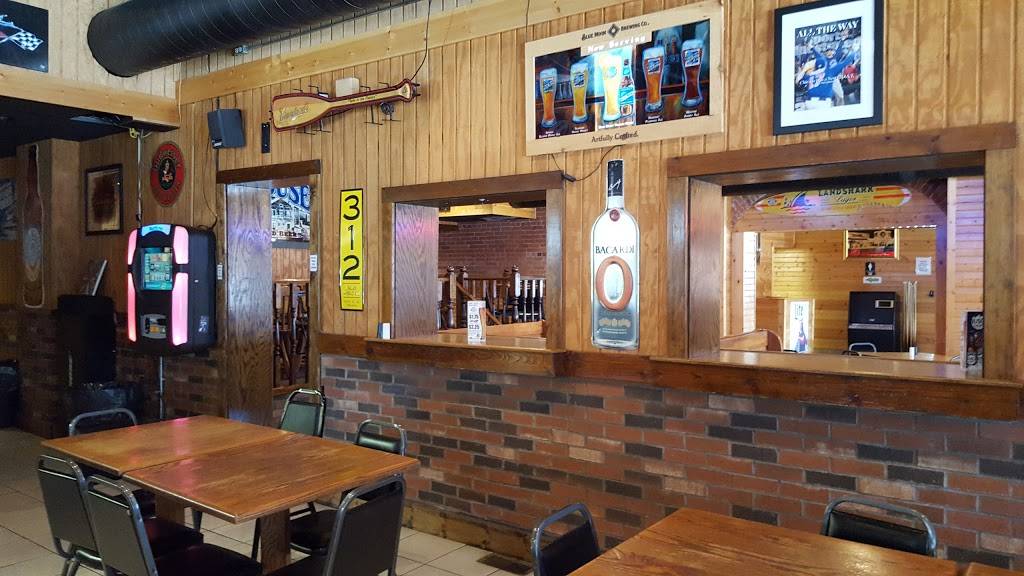 Barneys Korner Bar & Grill | restaurant | 206 N State St, Geneseo, IL 61254, USA | 3099444173 OR +1 309-944-4173