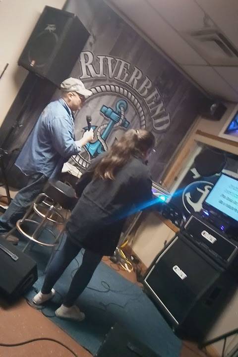 Riverbend Pub & Grill | restaurant | 229 Main St, Vanceburg, KY 41179, USA | 6067963361 OR +1 606-796-3361