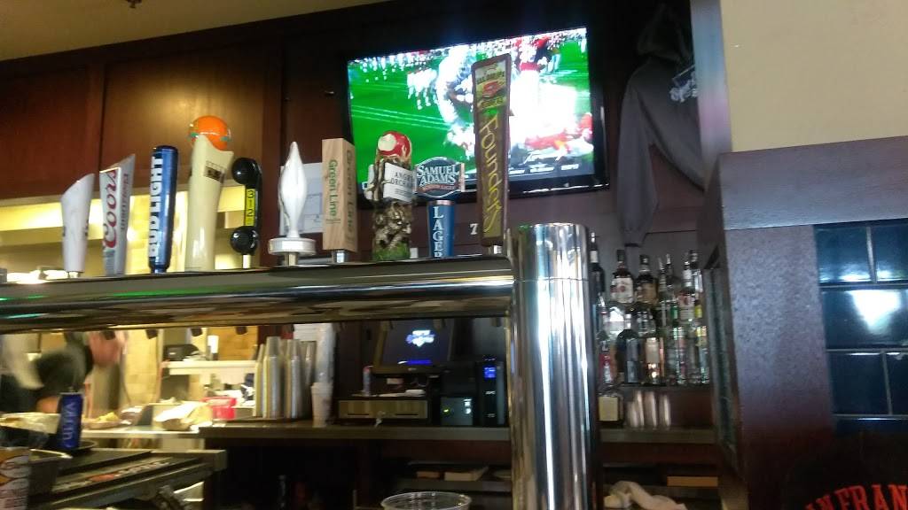 Sports Corner Bar & Grill | restaurant | 956 W Addison St, Chicago, IL 60613, USA | 7739291441 OR +1 773-929-1441